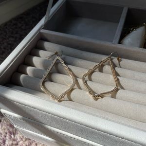 Kendra Scott Sophee Drop earrings in rose gold